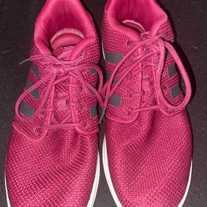 Adidas cloud foam tennis shoes